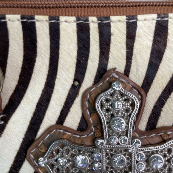 (113) Women's Animal Print and Cross Handbag Purse - Picture 2 of 7